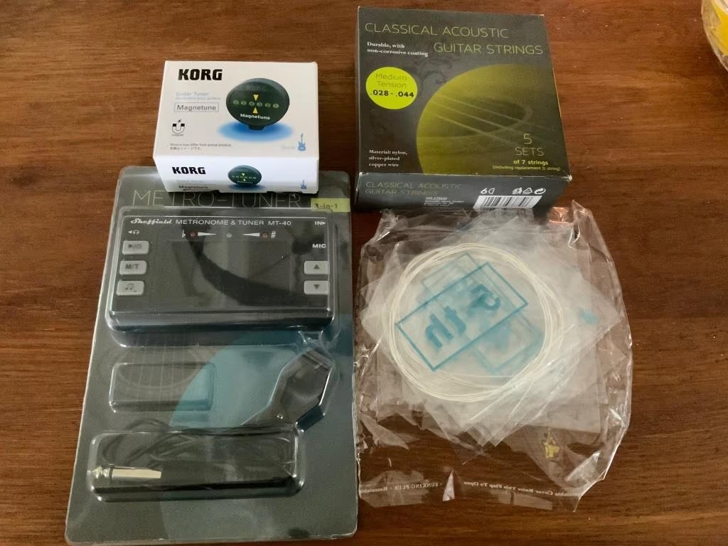 Guitarra Acústica Completa Con Soporte Y Atril &Ndash; 5 &Ndash; Compraya 507 Guitarra Acústica Completa Con Soporte Y Atril - Image 5