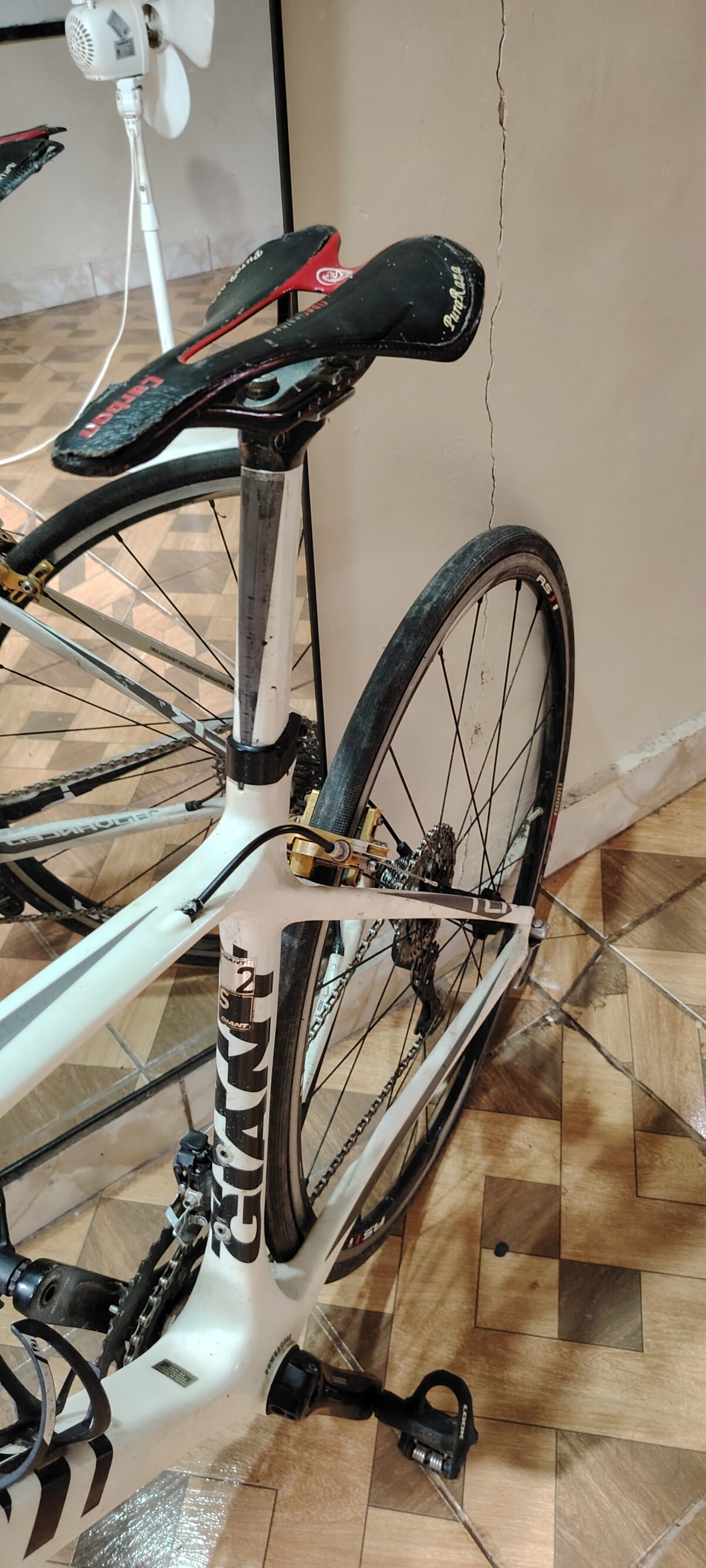 Bicicleta De Carretera Giant - Image 2